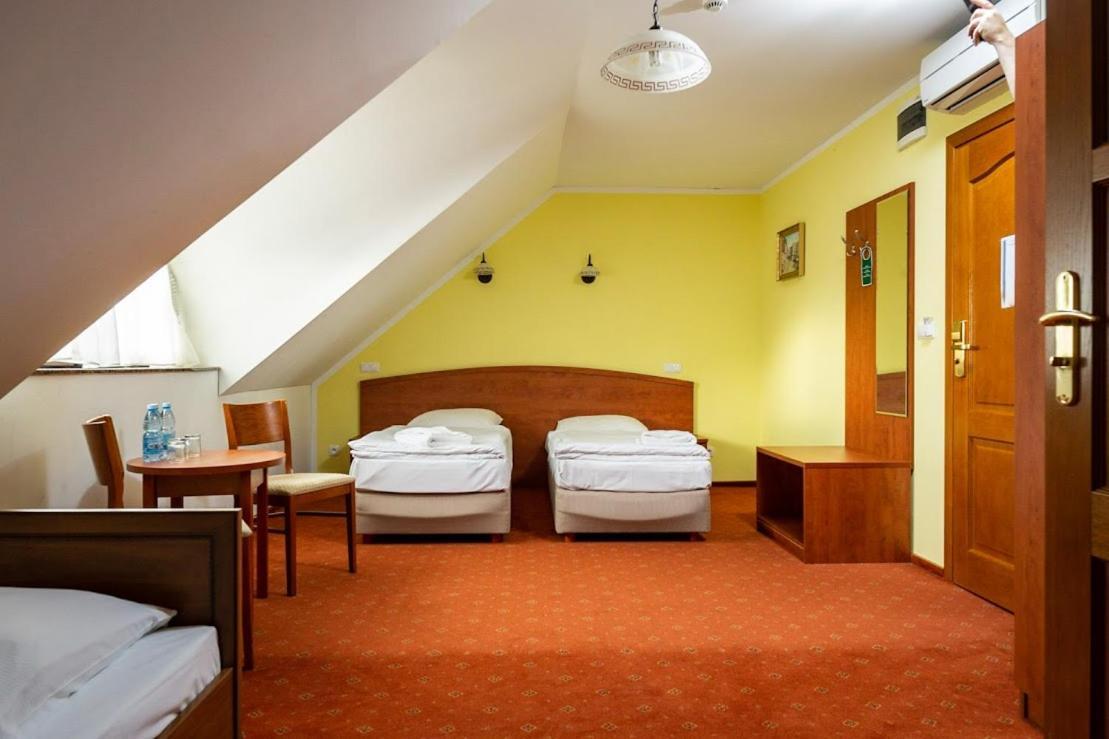 קוסטרזין נאד אודרה Hotel Bastion מראה חיצוני תמונה